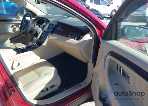 2019 Ford Taurus Limited z USA, uszkodzony, nr VIN 1FAHP2F82KG118185